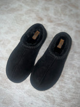 Cheers slip ons -black