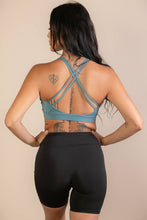 Criss Cross Back Sports Bra: BLACK / M