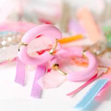 Color Huggies: Pink