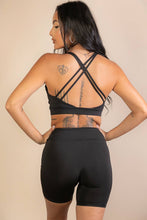 Criss Cross Back Sports Bra: BLACK / M