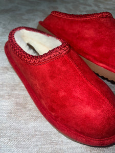 Cheers slip ons -red