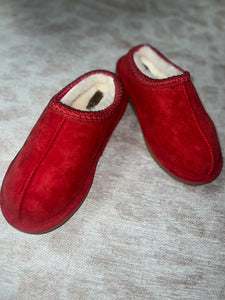 Cheers slip ons -red