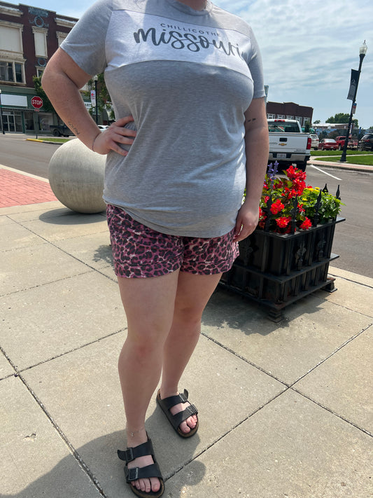 French Terry leopard shorts-cranberry