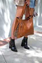 M1895 Olivia Animal Print Contrast Hobo: Brown/Leopard