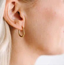 Rectangle Gold Huggies: 10mm